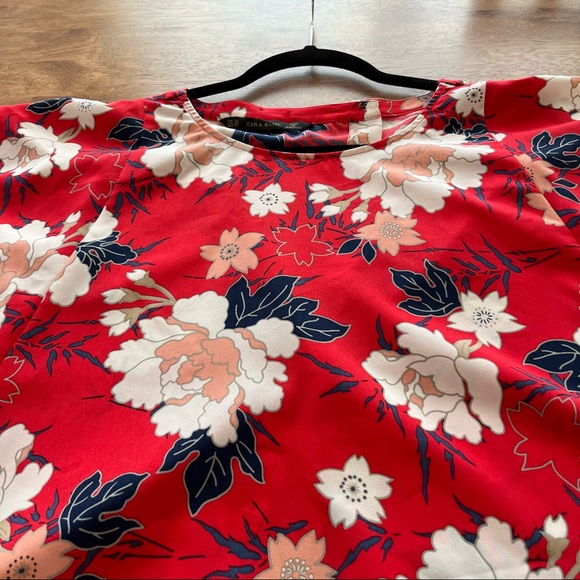 ZARA BASIC Women’s Blouse. Kimono Sleeve/Split Back. Size XS. Red Floral. - Picture 6 of 8